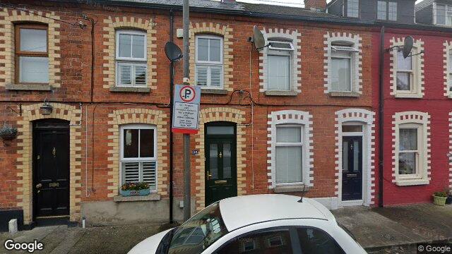 Street view of 30 Doris Street, Dublin 4
