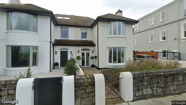 Street view of Newtownsmith, Sandycove