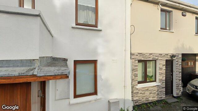 Street view of 10 Eden Park, Dun Laoghaire
