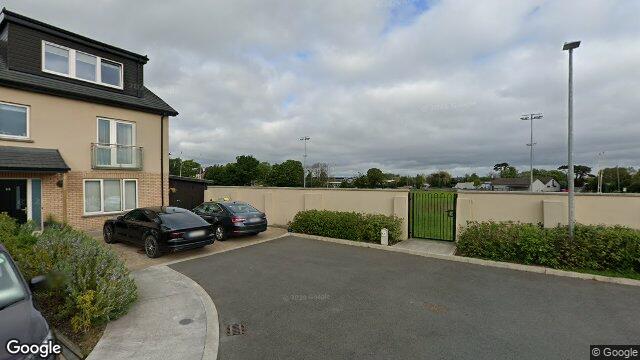 Street view of 17 Gordon Park, Kingswood