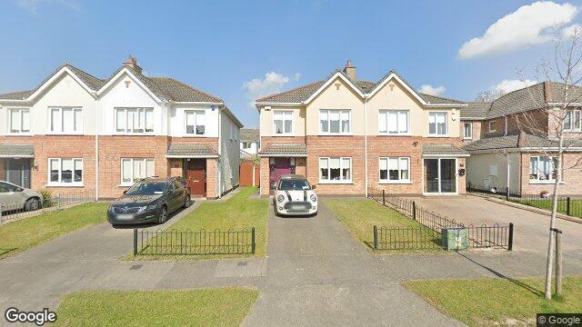 Street view of 33 Finnswood, Lucan