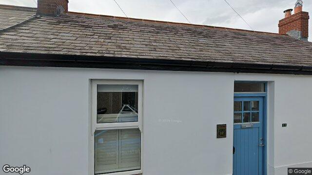 Street view of 10 Stone View Place, Upper George's St, Dun Laoghaire