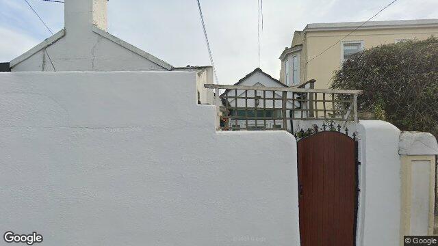 Street view of Islington Avenue, Glasthule