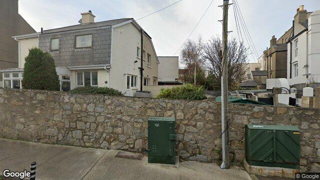 Street view of Islington Avenue, Sandycove