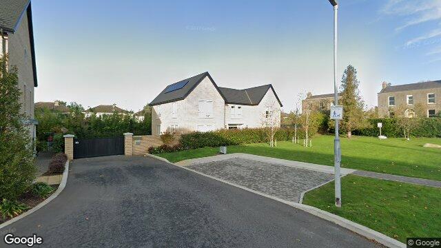 Street view of Eglinton, 90 Roseland Avenue, Cualanor