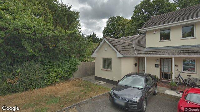 Street view of 6 Somerton, An Charraig Dhubh